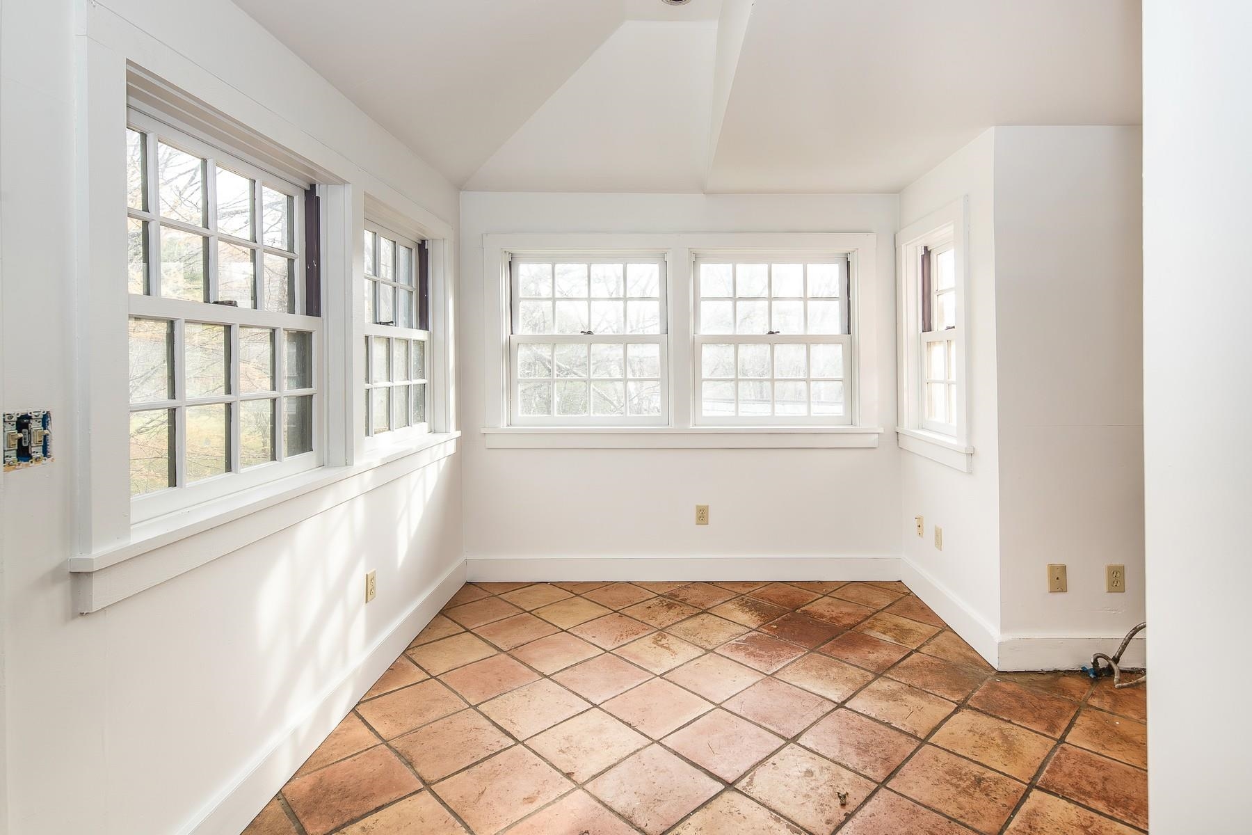 127 Clarendon Springs Lane