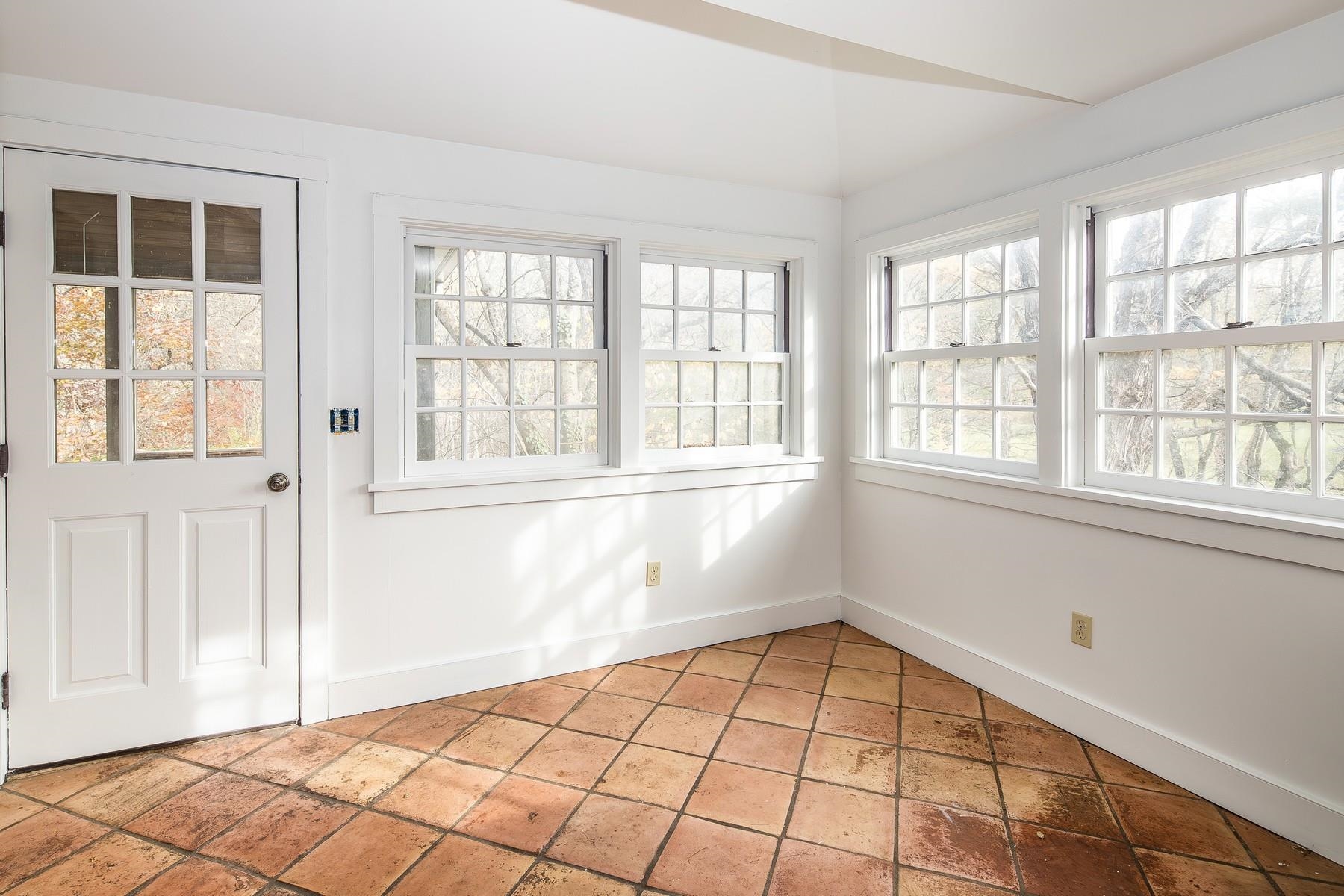 127 Clarendon Springs Lane