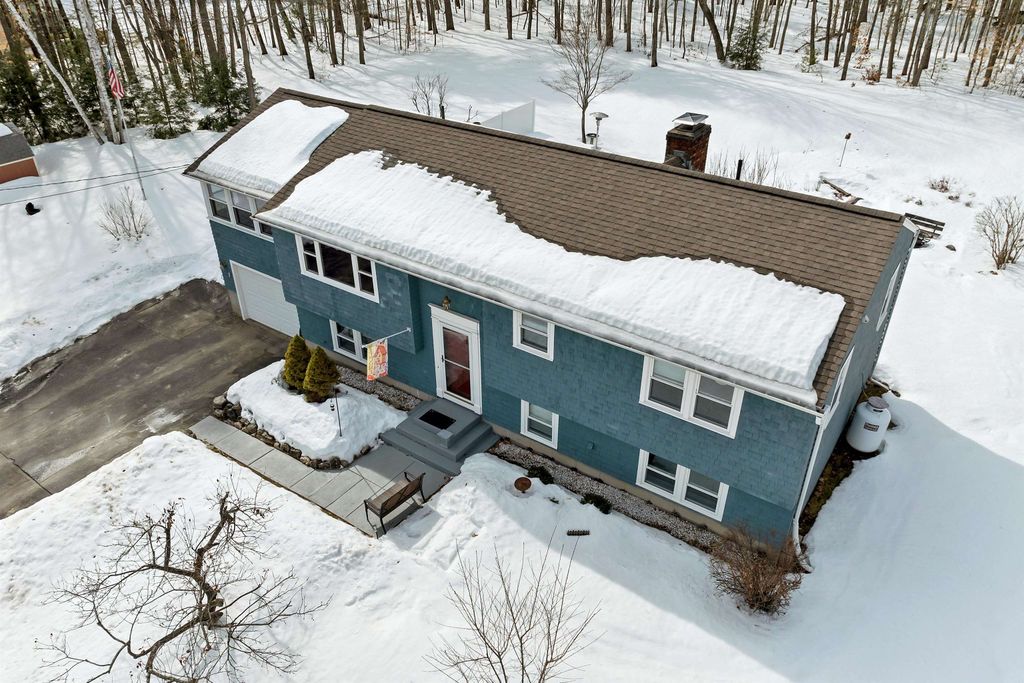 Photo of 15 Clearview Drive, Bow, NH 03304 (MLS # 5078919)