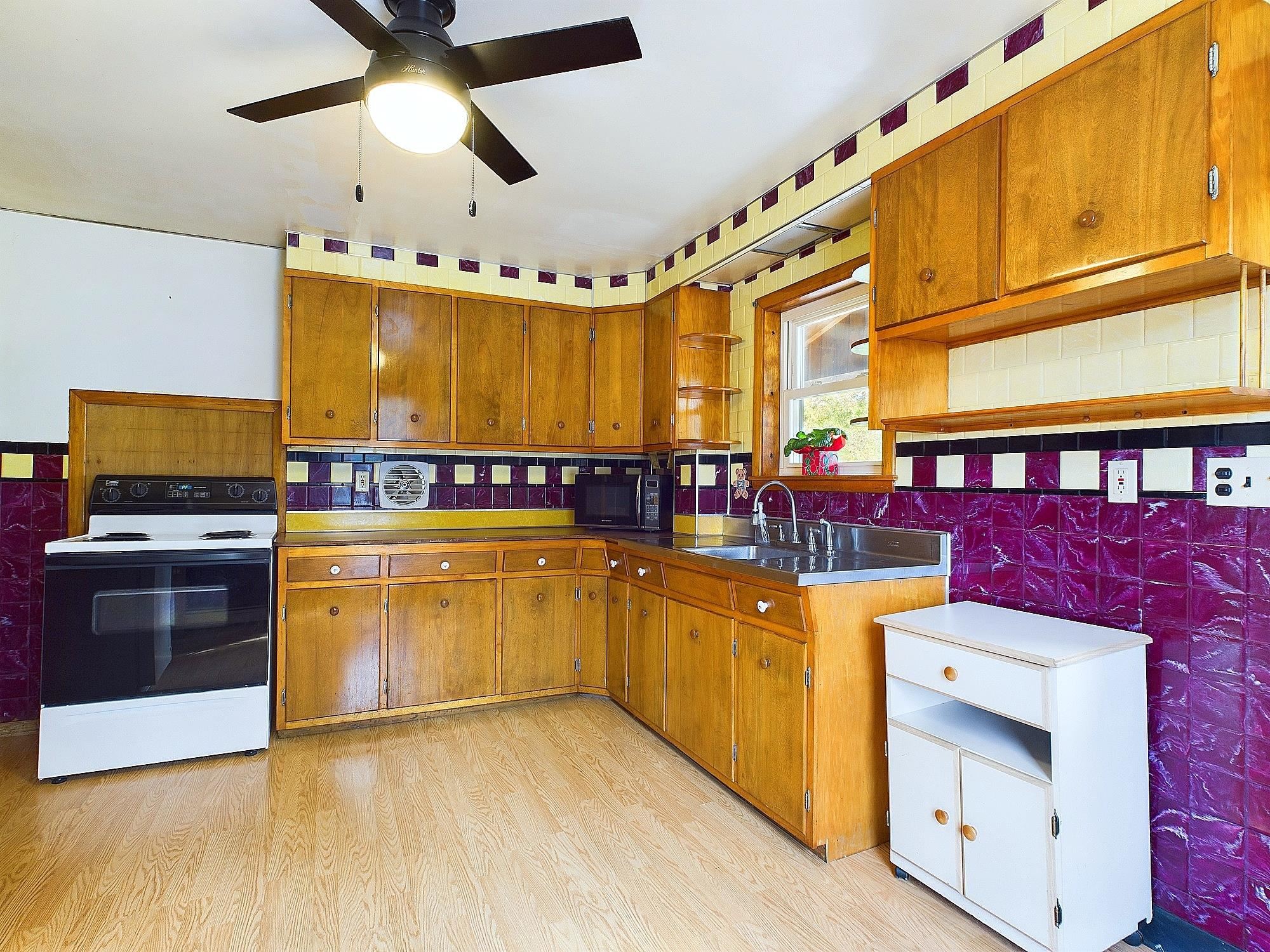 204 Hall Stream Road