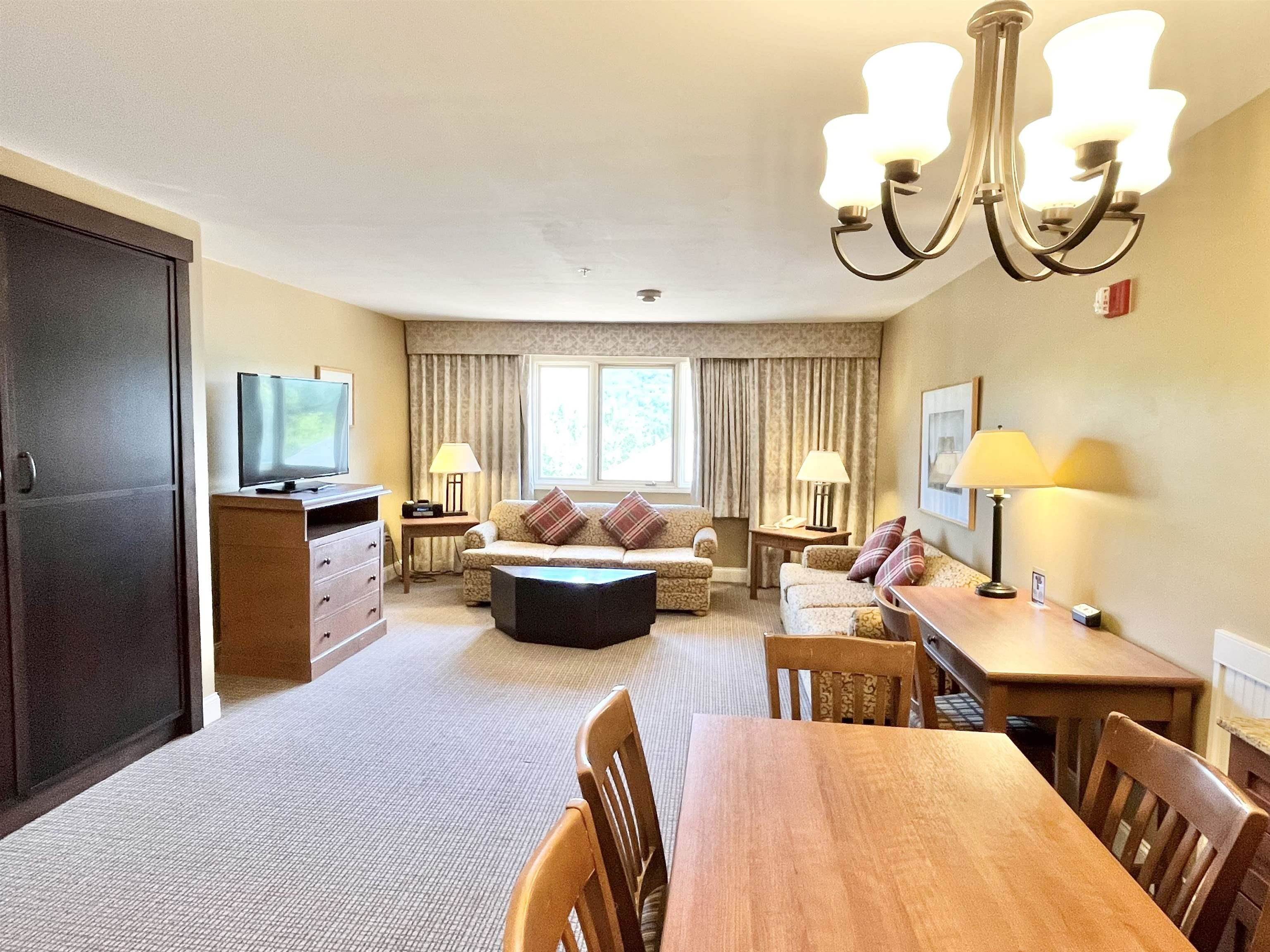 222 Q1, 89 Grand Summit Way