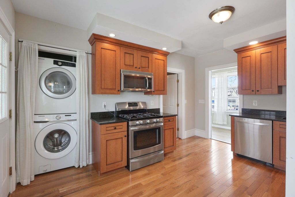 Photo of 112 Cass Street #A, Portsmouth, NH 03801 (MLS # 5082095)