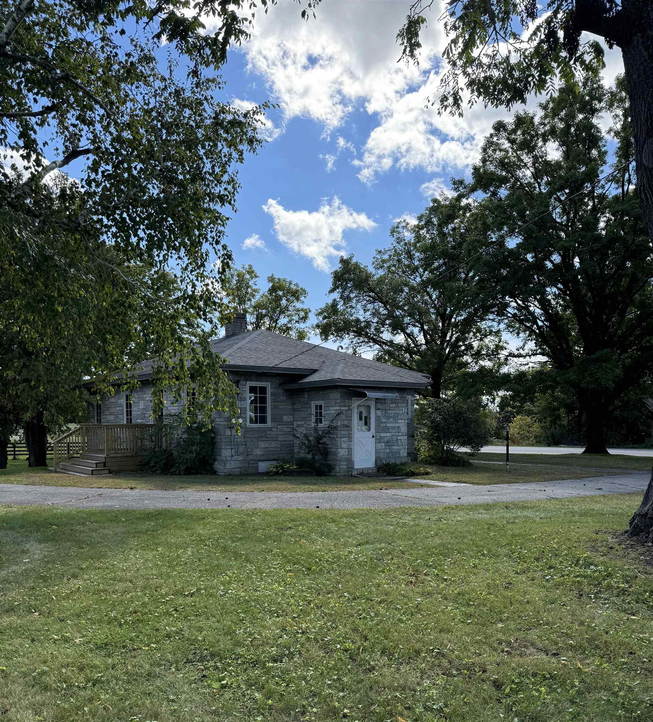 Middlebury, Vermont 05753, United States, 2 Bedrooms Bedrooms, ,1 BathroomBathrooms,Residential,Pending,41650