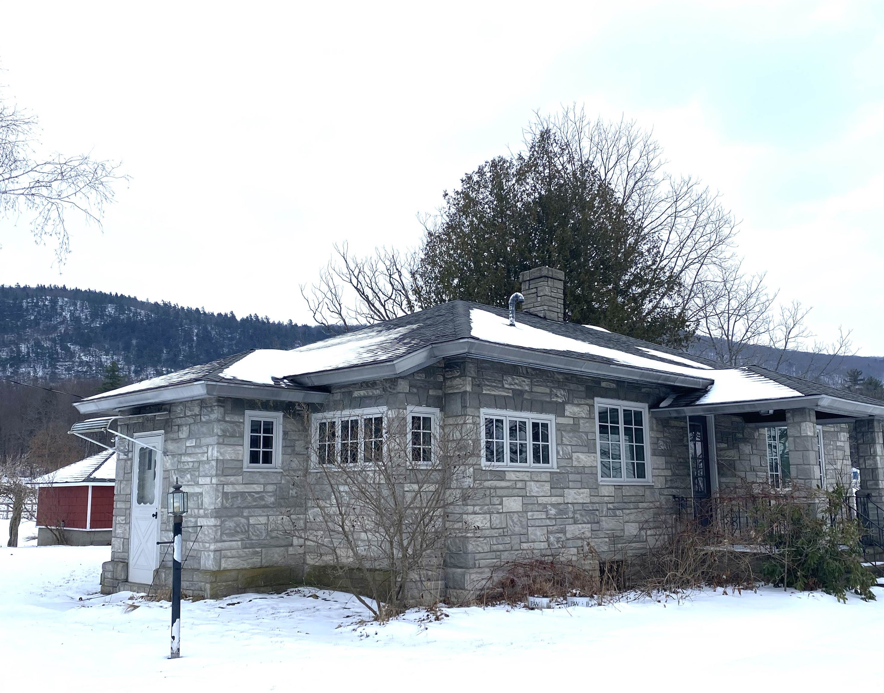 Middlebury, Vermont 05753, United States, 2 Bedrooms Bedrooms, ,1 BathroomBathrooms,Residential,Pending,41650