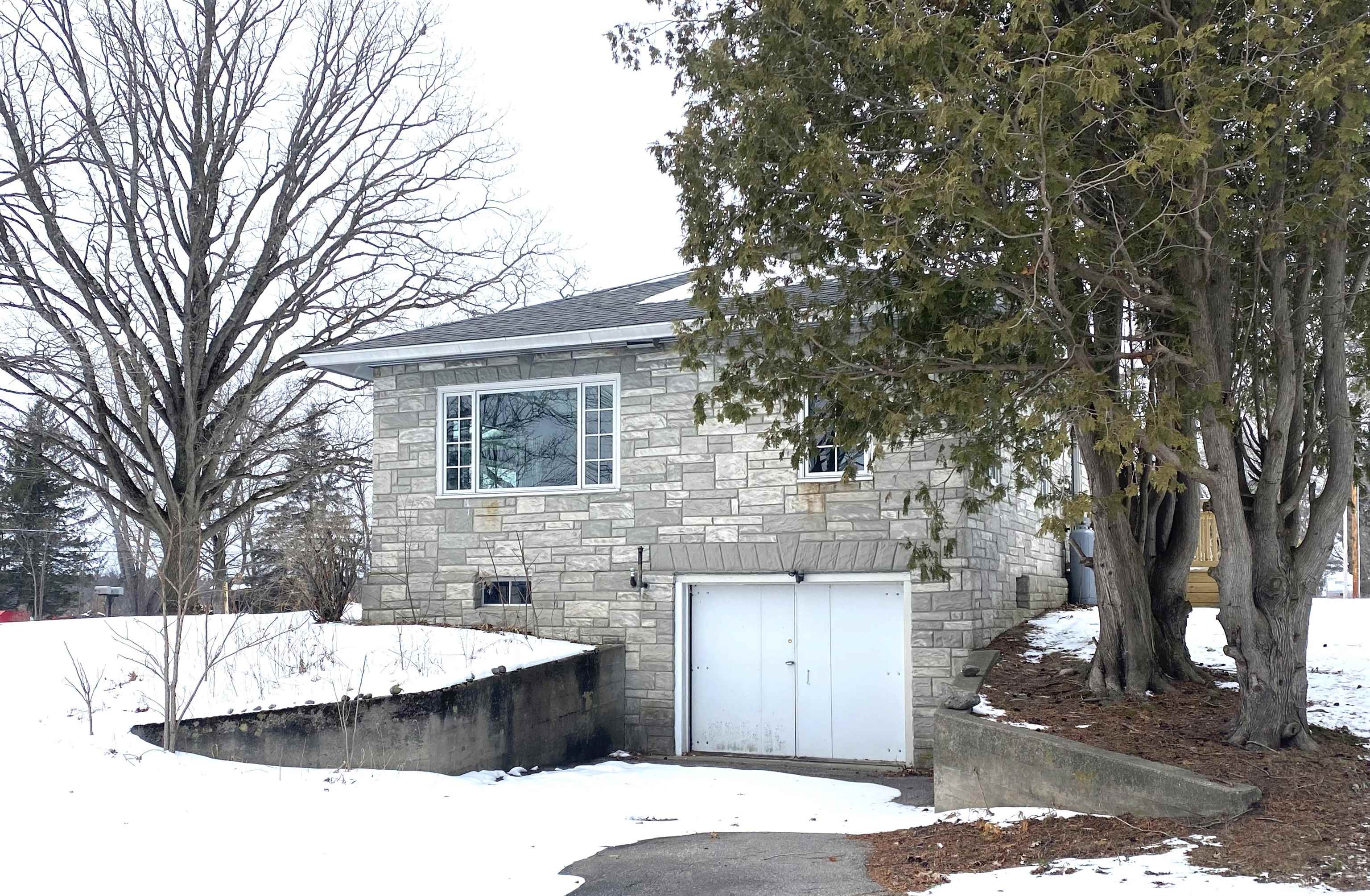 Middlebury, Vermont 05753, United States, 2 Bedrooms Bedrooms, ,1 BathroomBathrooms,Residential,Pending,41650