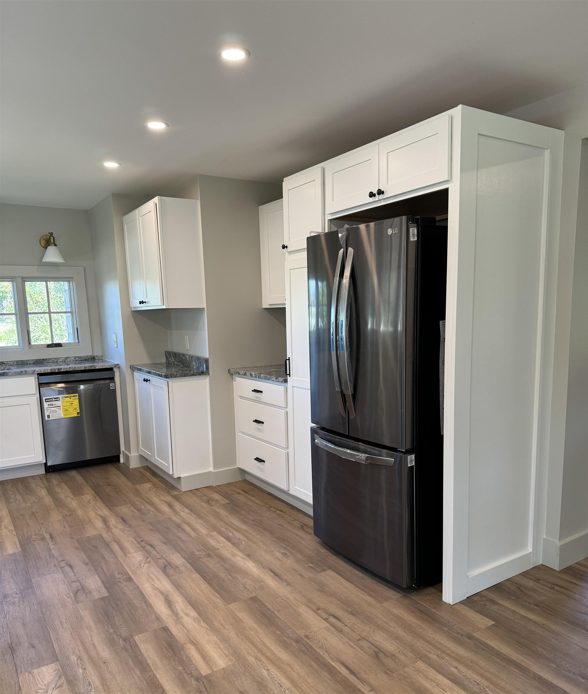 Middlebury, Vermont 05753, United States, 2 Bedrooms Bedrooms, ,1 BathroomBathrooms,Residential,Pending,41650