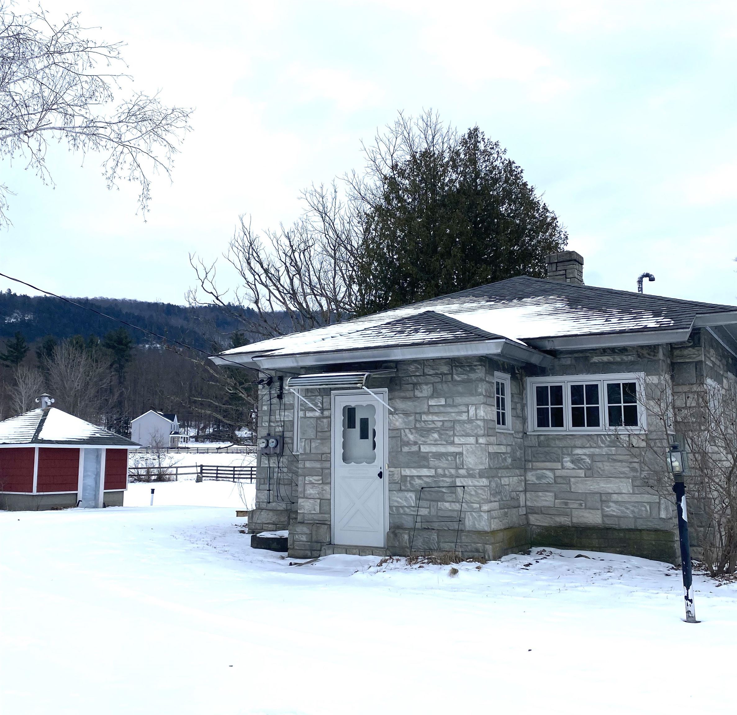 Middlebury, Vermont 05753, United States, 2 Bedrooms Bedrooms, ,1 BathroomBathrooms,Residential,Pending,41650