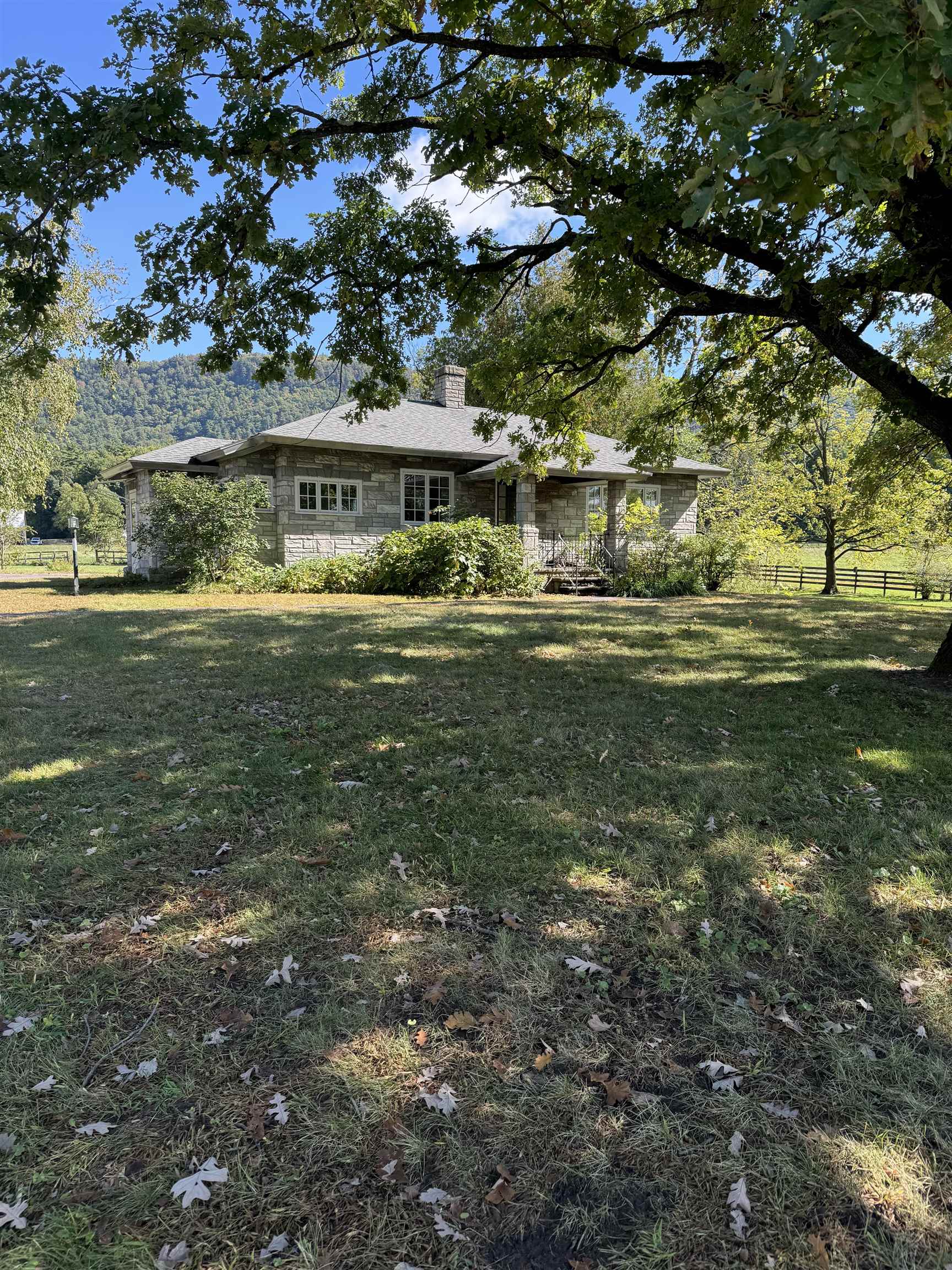 Middlebury, Vermont 05753, United States, 2 Bedrooms Bedrooms, ,1 BathroomBathrooms,Residential,Pending,41650