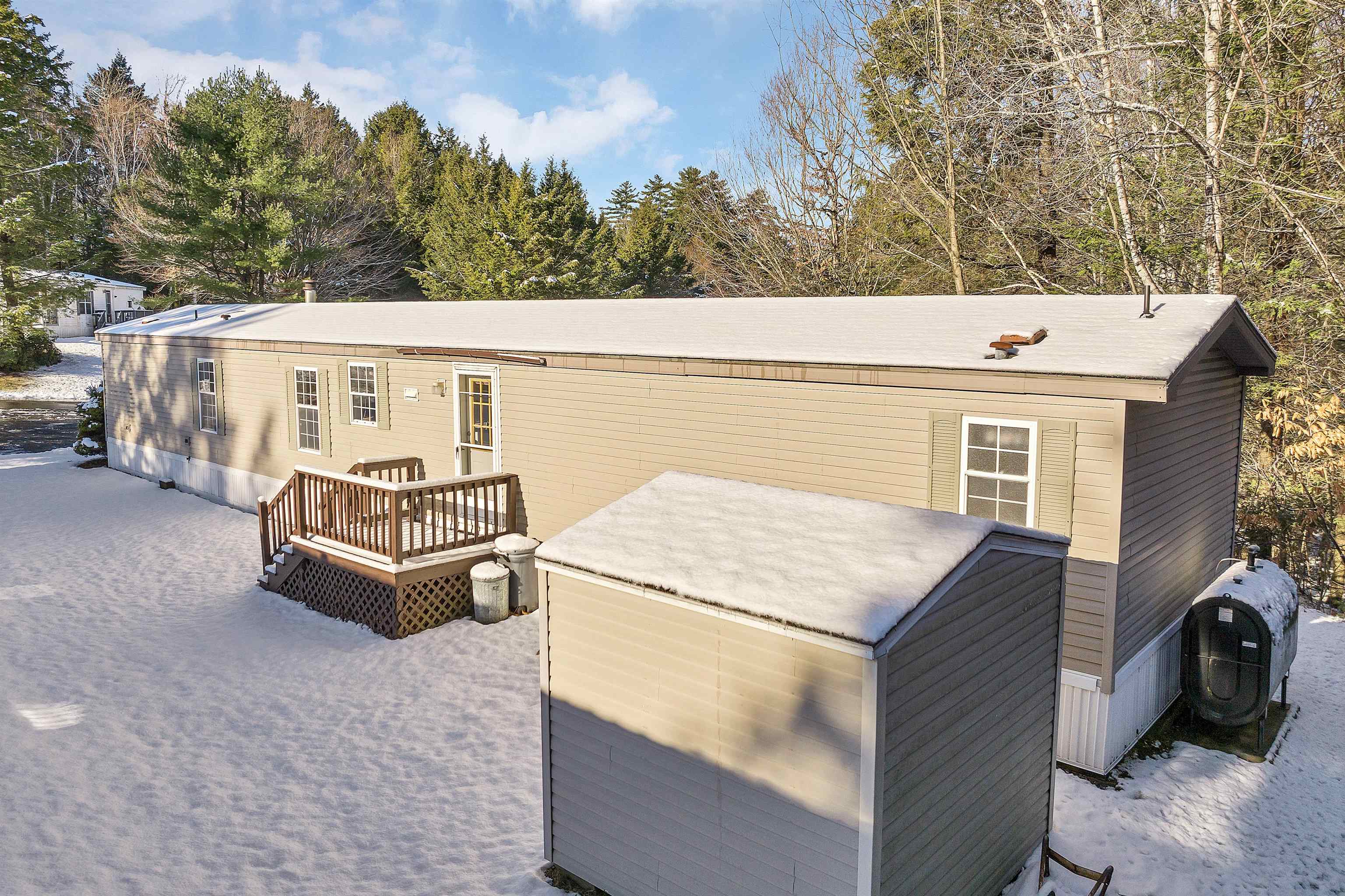 Laconia, New Hampshire 03246, United States, 2 Bedrooms Bedrooms, ,2 BathroomsBathrooms,Residential,Pending,22791