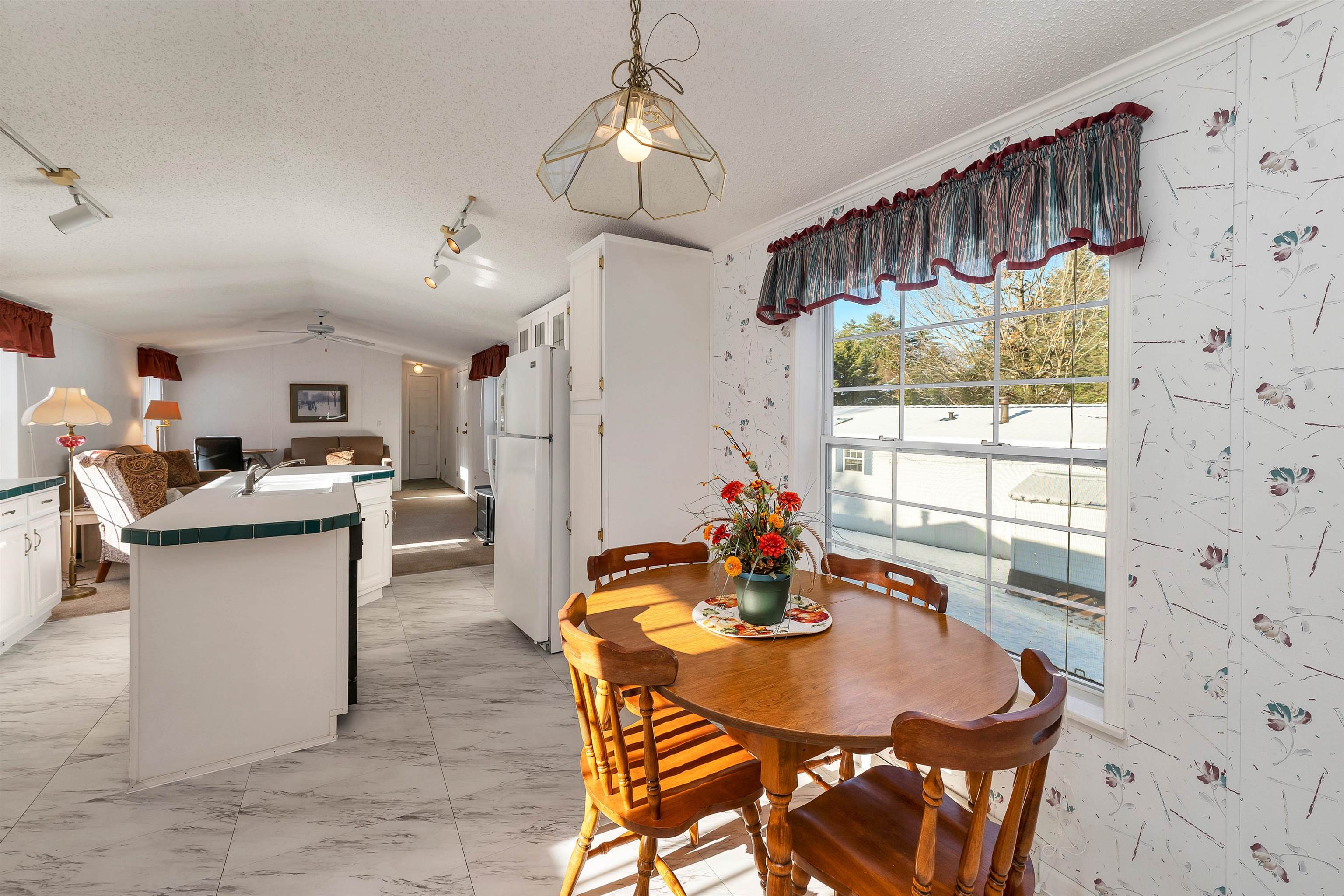 Laconia, New Hampshire 03246, United States, 2 Bedrooms Bedrooms, ,2 BathroomsBathrooms,Residential,Pending,22791