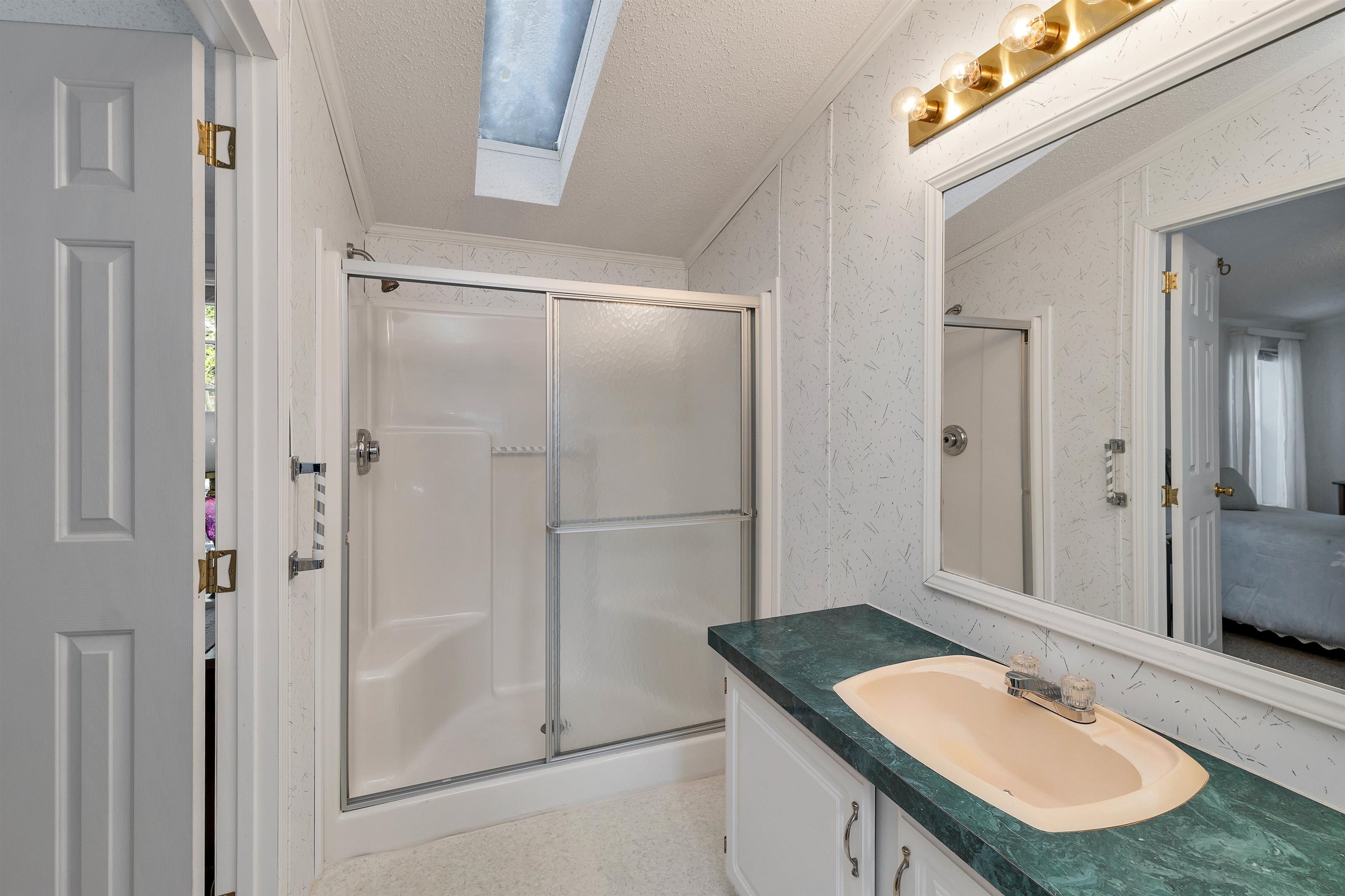 Laconia, New Hampshire 03246, United States, 2 Bedrooms Bedrooms, ,2 BathroomsBathrooms,Residential,Pending,22791