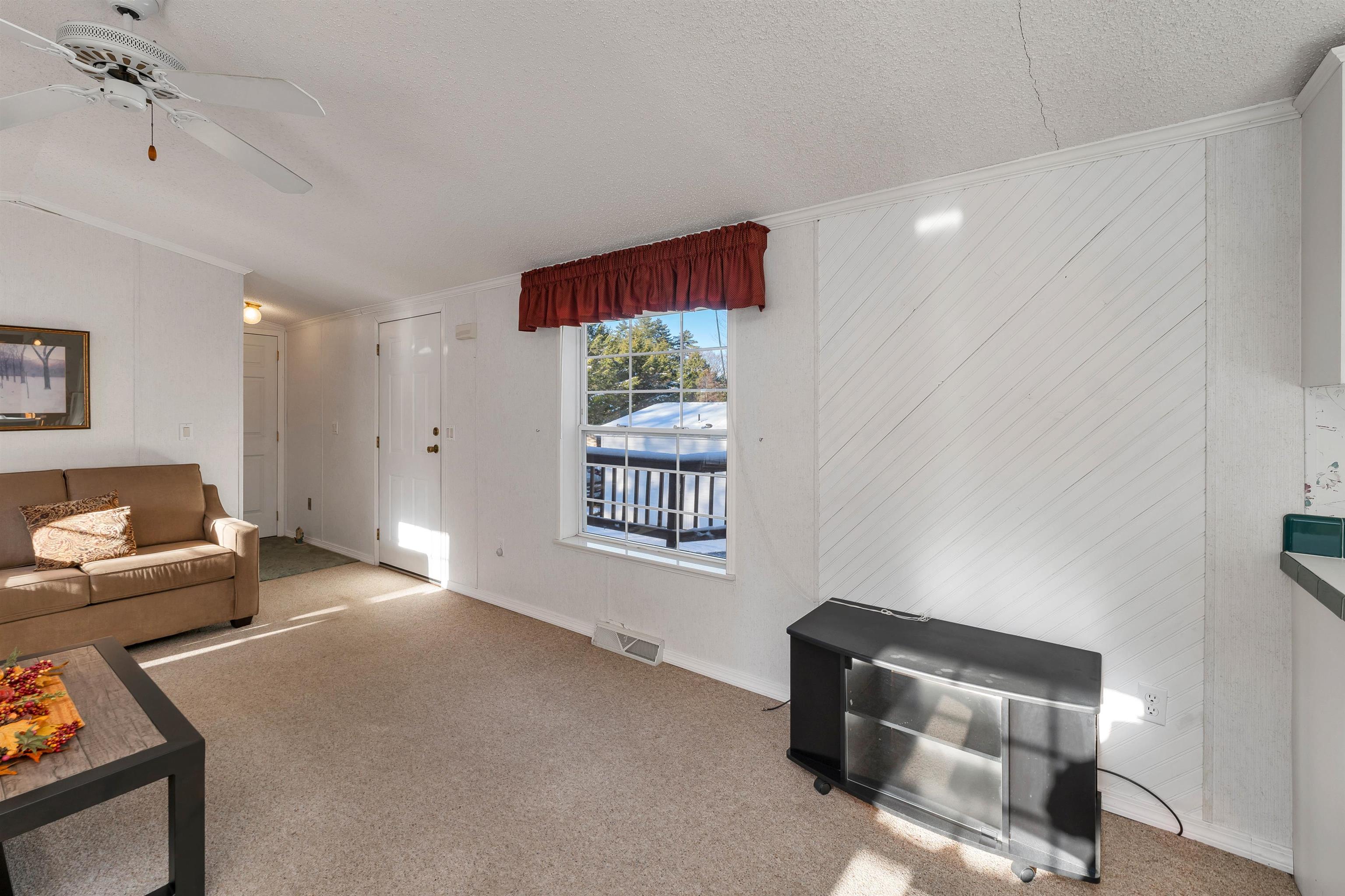 Laconia, New Hampshire 03246, United States, 2 Bedrooms Bedrooms, ,2 BathroomsBathrooms,Residential,Pending,22791