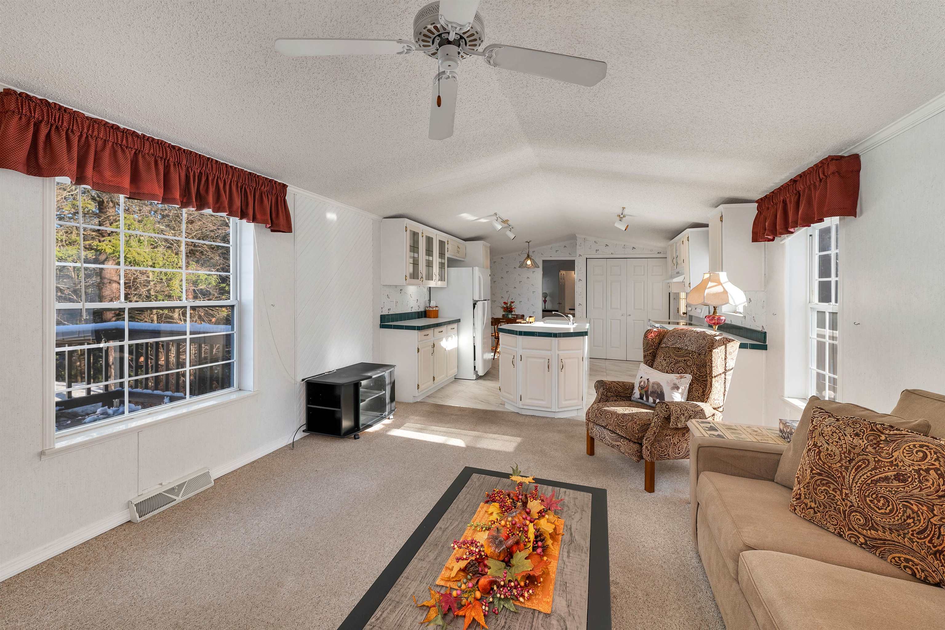 Laconia, New Hampshire 03246, United States, 2 Bedrooms Bedrooms, ,2 BathroomsBathrooms,Residential,Pending,22791