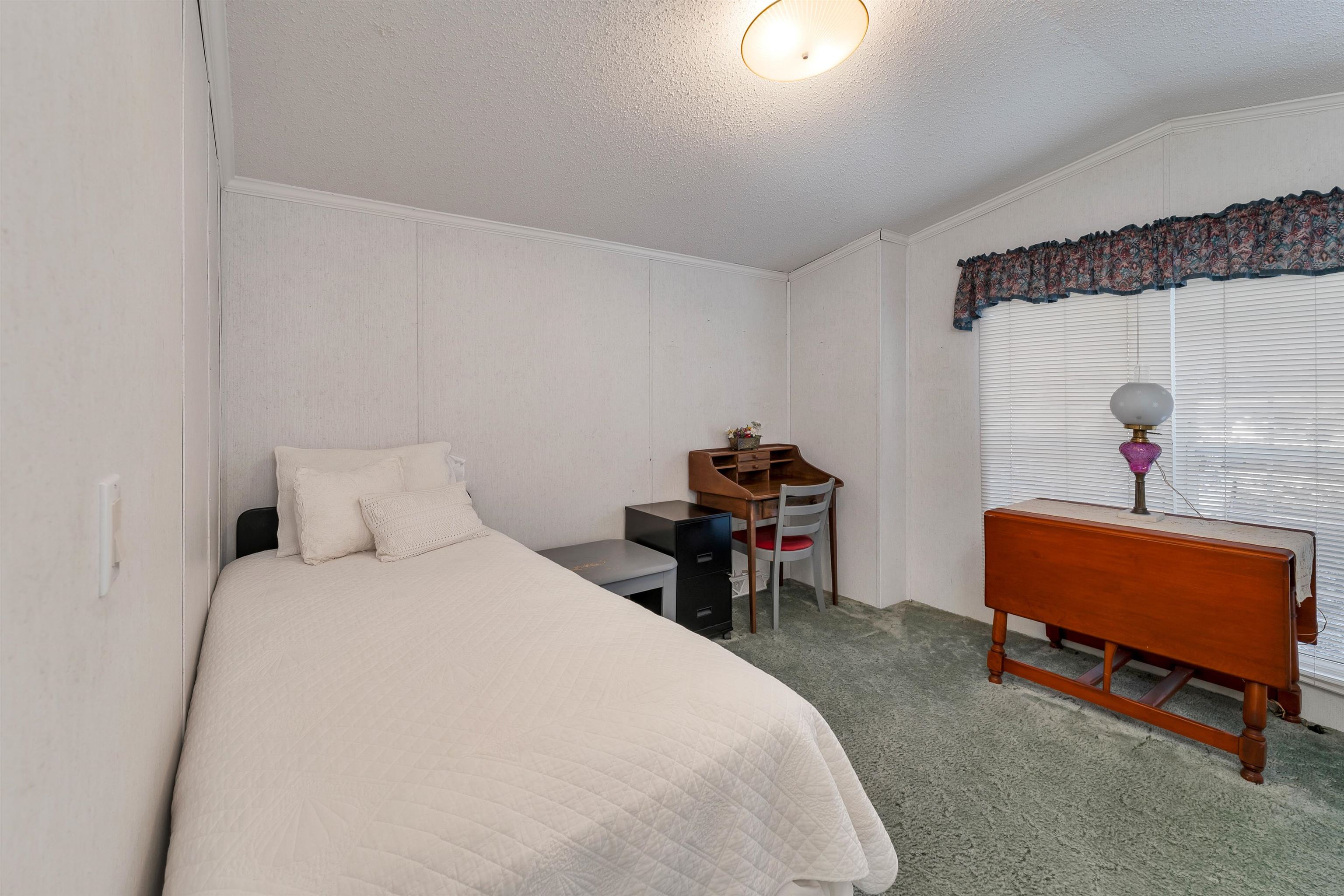 Laconia, New Hampshire 03246, United States, 2 Bedrooms Bedrooms, ,2 BathroomsBathrooms,Residential,Pending,22791