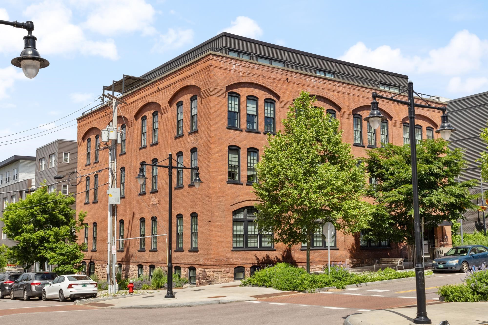 Photo 1 of 38 — 161 St Paul Street 1, Burlington, VT 05401