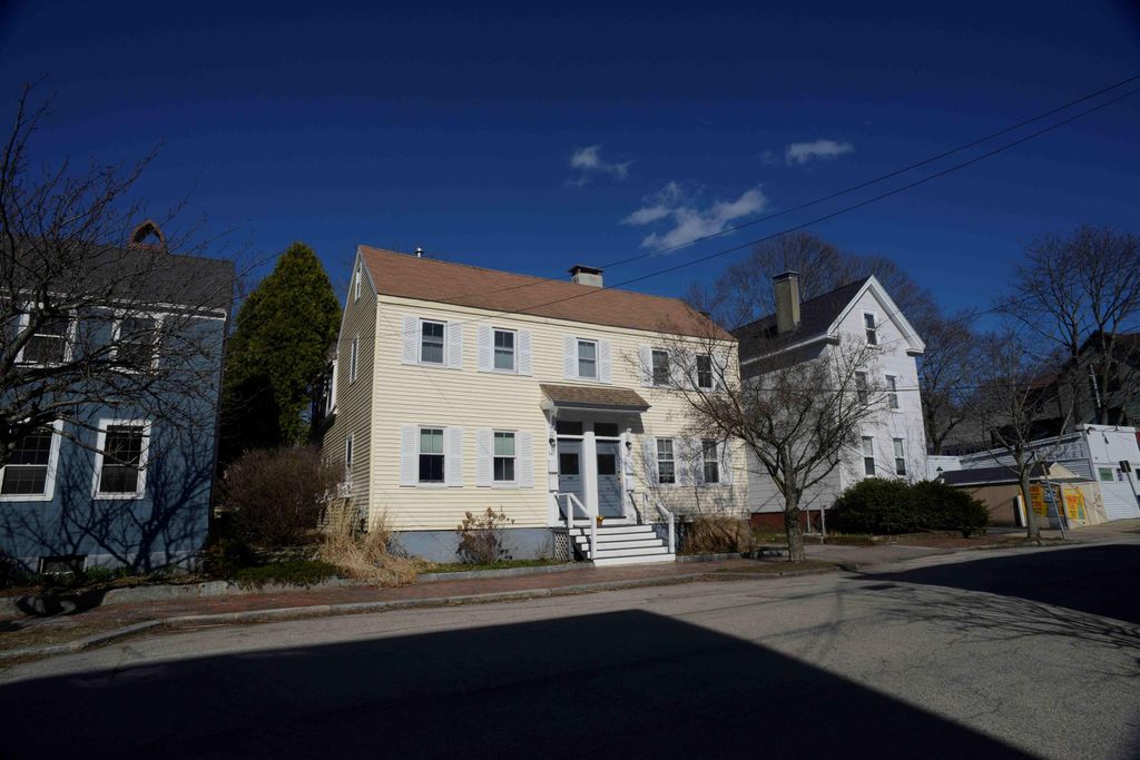 Photo of 145 Cabot Street #1, Portsmouth, NH 03801 (MLS # 5083347)