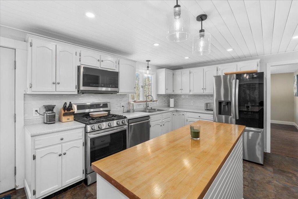 Photo of 605 Wallis Road, Rye, NH 03870 (MLS # 5075071)