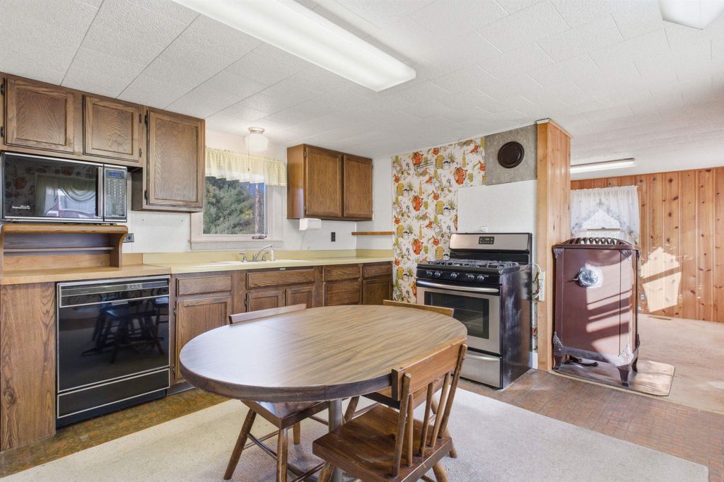 Photo of 70 Wild Ammonoosuc Road, Haverhill, NH 03785 (MLS # 5065501)