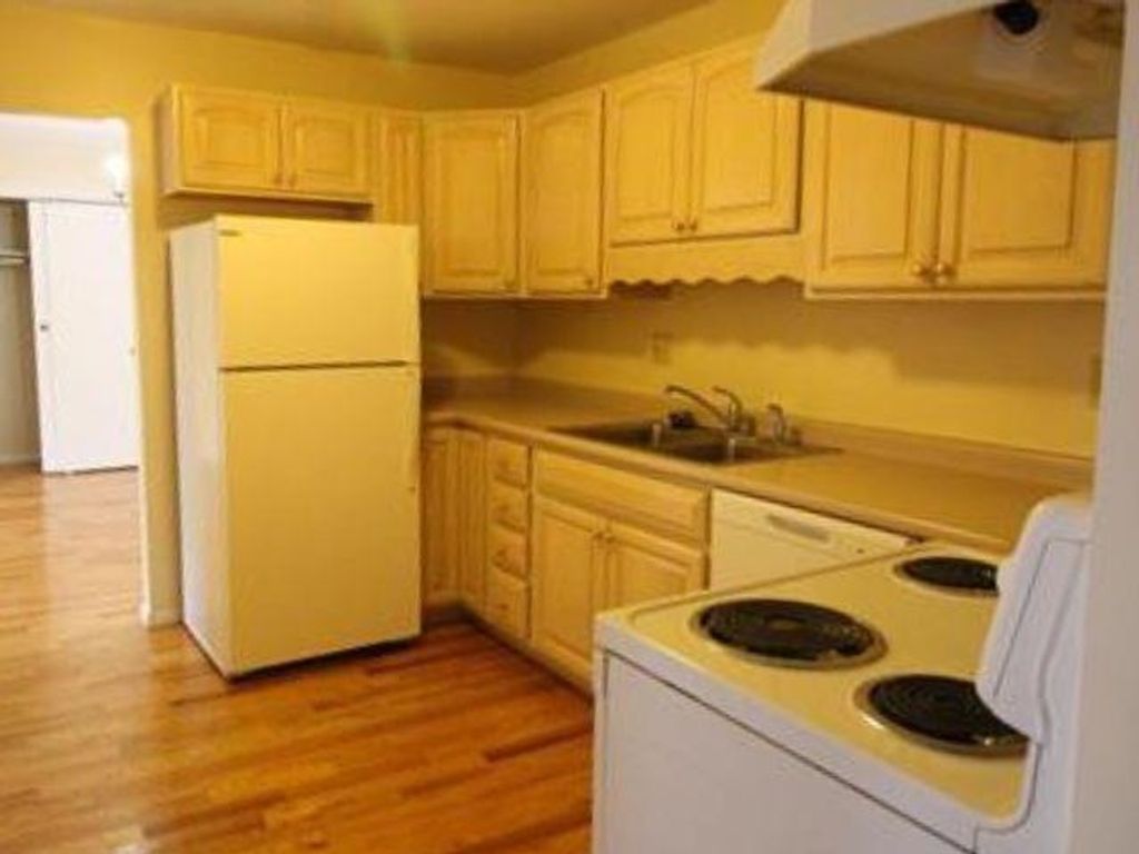 Photo of 73 East Broadway #K, Derry, NH 03038 (MLS # 5075635)