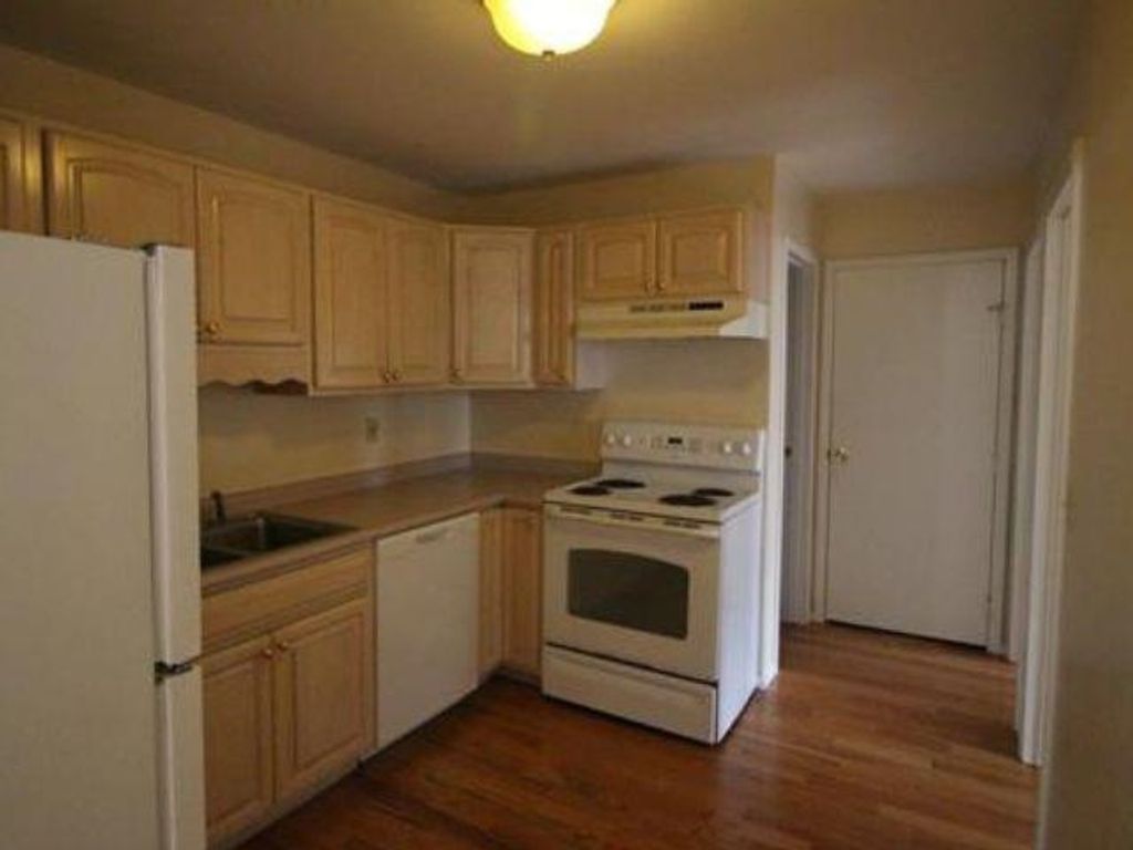 Photo of 73 East Broadway #K, Derry, NH 03038 (MLS # 5075635)