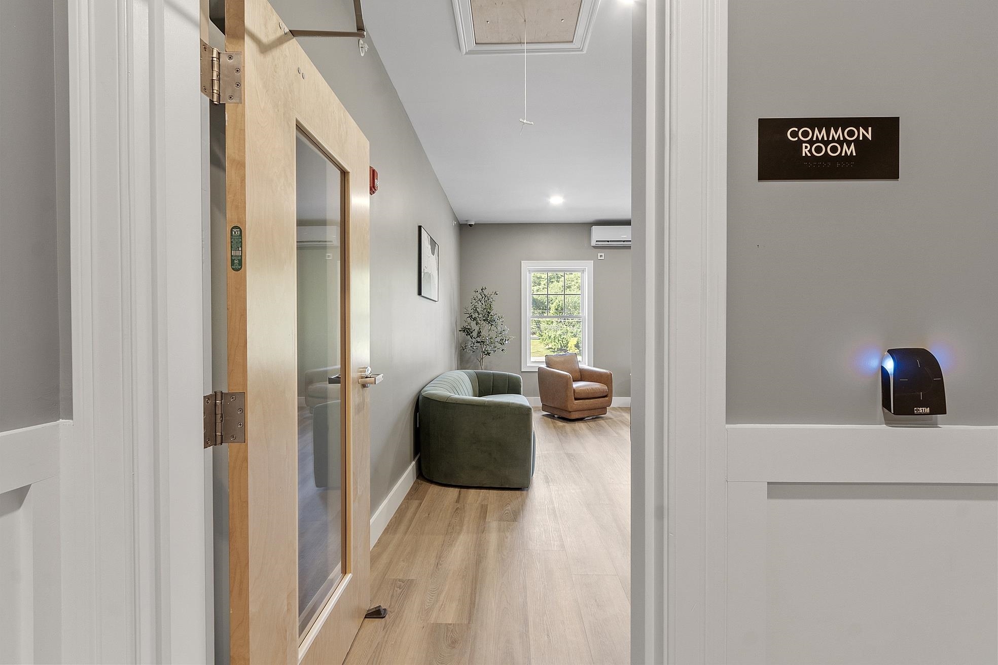 10100 S Willow Street 209