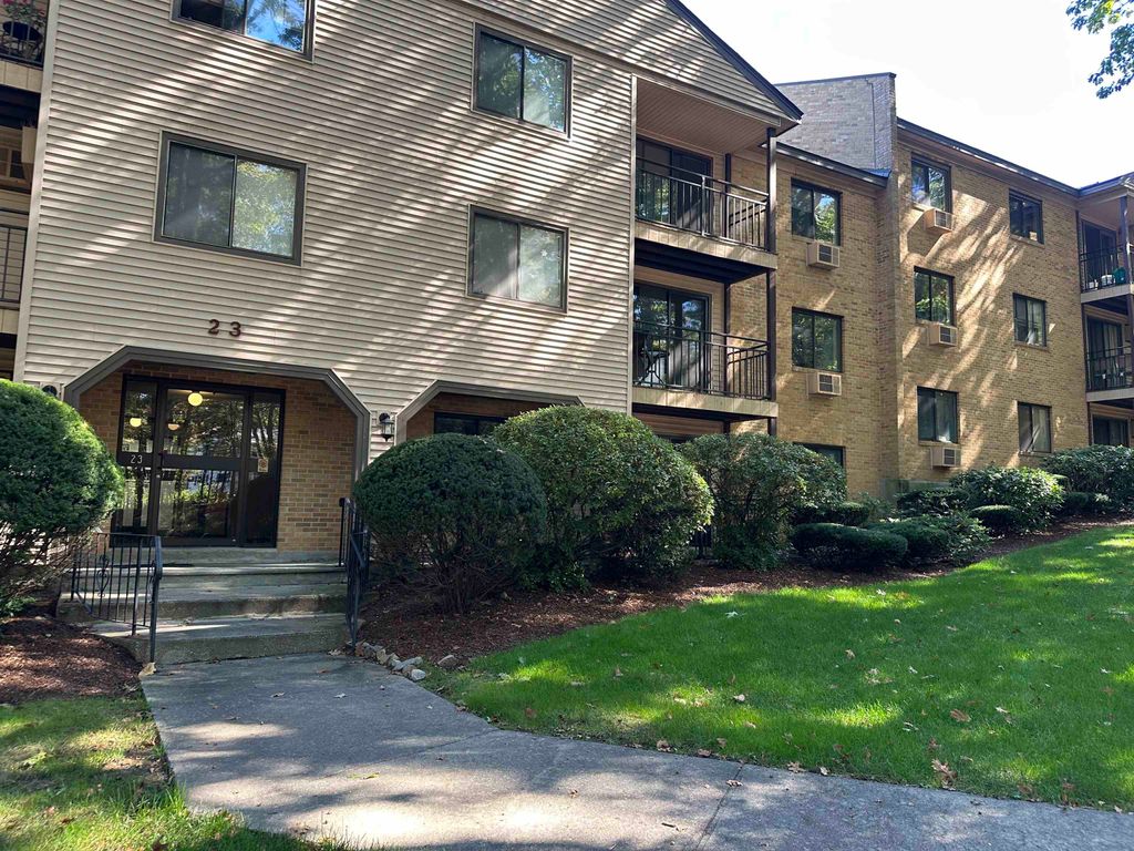 Photo of 23 Country Club Drive #39, Manchester, NH 03102 (MLS # 5064539)