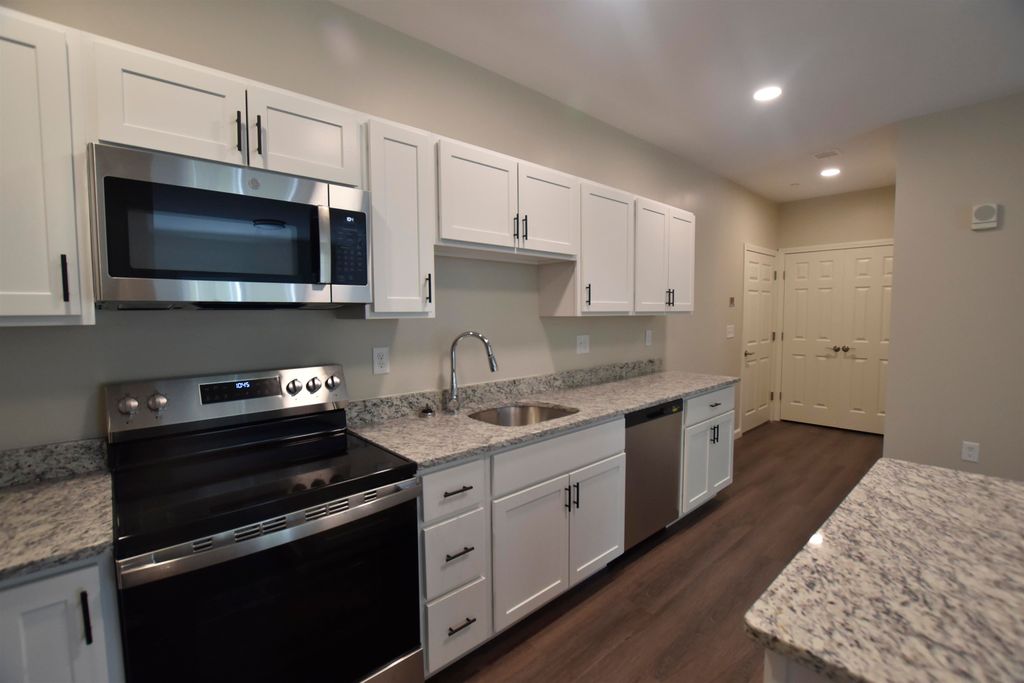 Photo of 217 Rockingham Road #103, Londonderry, NH 03053 (MLS # 5062463)