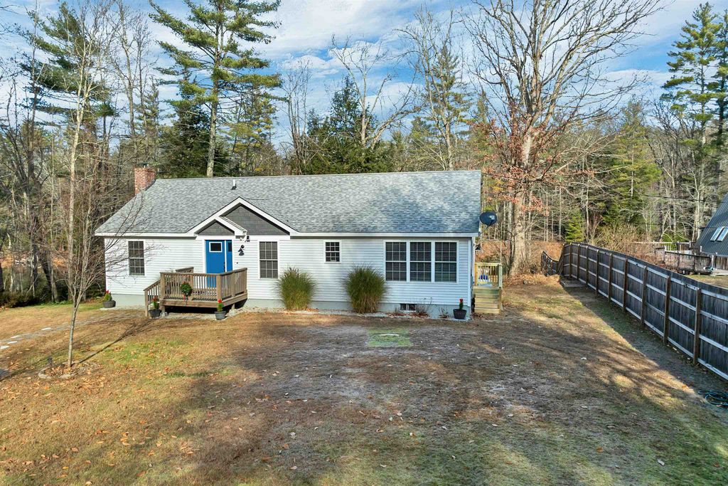 Photo of 7 Cashell Lane, Webster, NH 03303 (MLS # 5070442)