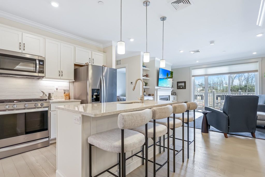 Photo of 7 Longview Drive #204, Atkinson, NH 03811 (MLS # 5080070)