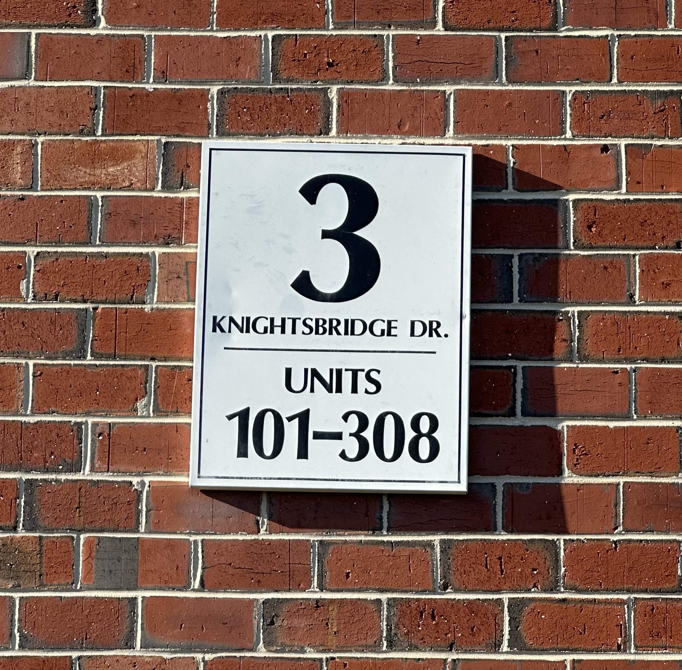 Nashua, New Hampshire 03063, United States, 2 Bedrooms Bedrooms, ,1 BathroomBathrooms,Residential,Pending,112067