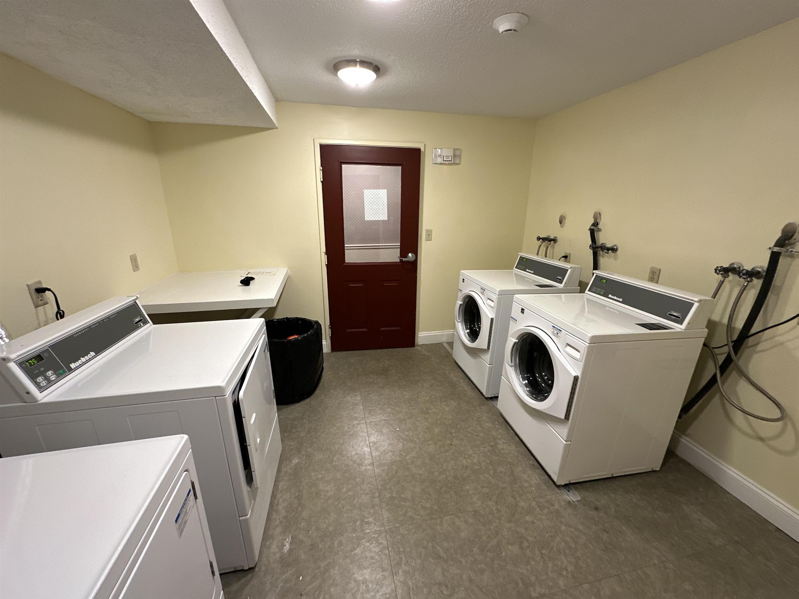 Nashua, New Hampshire 03063, United States, 2 Bedrooms Bedrooms, ,1 BathroomBathrooms,Residential,Pending,112067