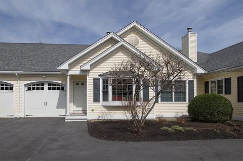 15 Lamplighter Village Road Windham NH 03087