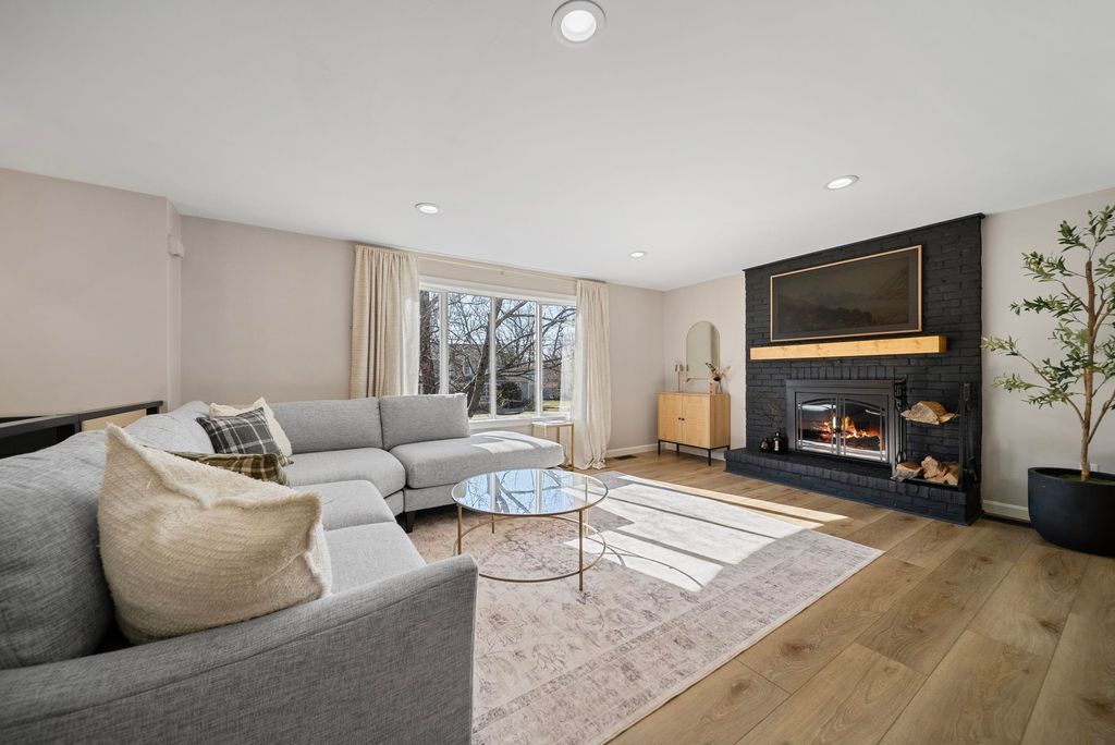 Photo of 27 Hyacinth Drive, Nashua, NH 03062 (MLS # 5080952)