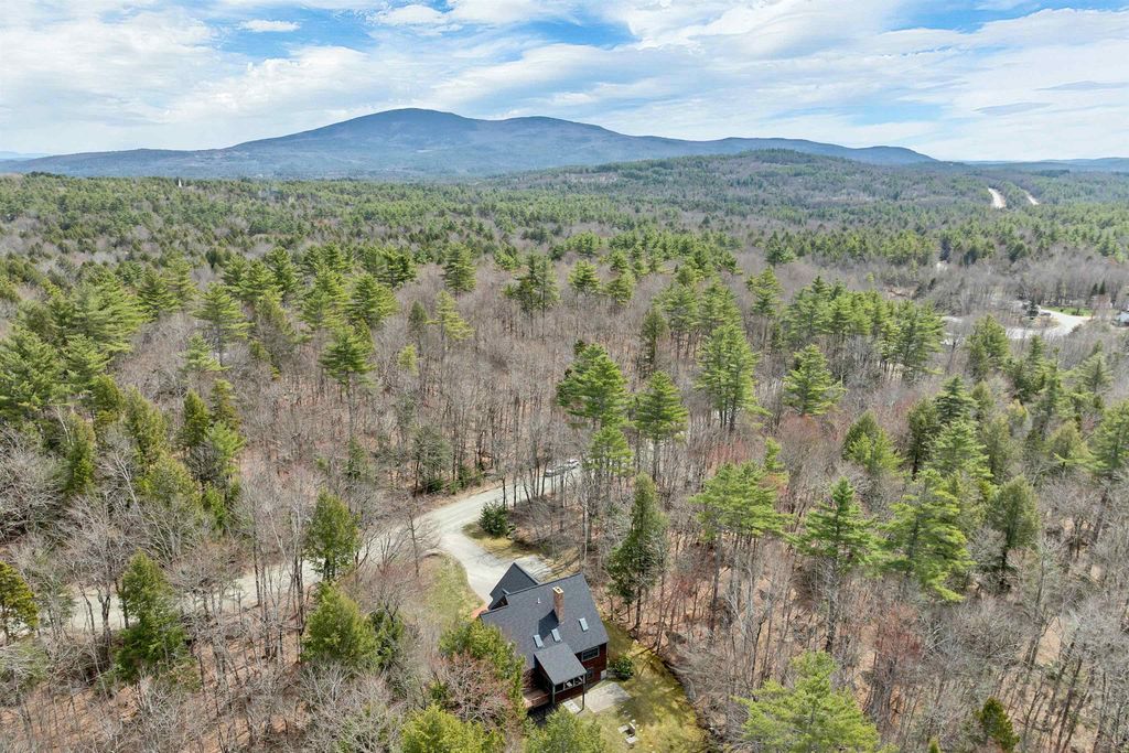 Photo of 518 Old Main Street, New London, NH 03257 (MLS # 5085691)