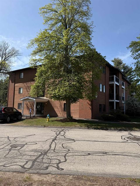 Photo of 11 Blackstone Drive #1135, Nashua, NH 03063 (MLS # 5089330)