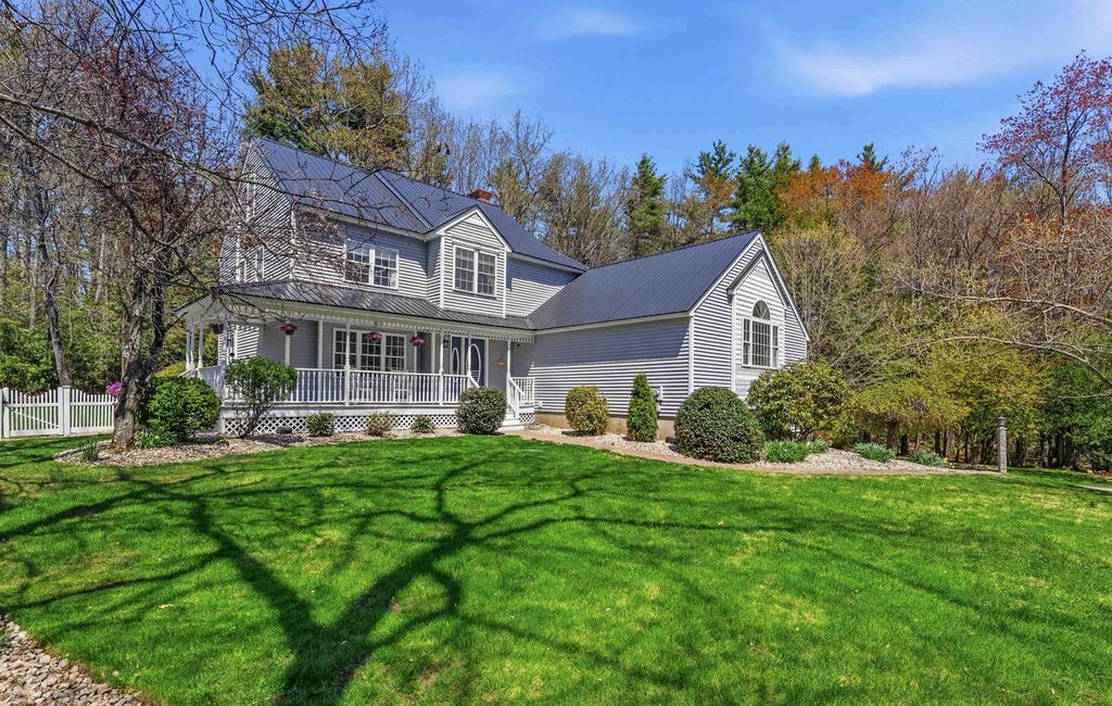 Photo of 51 Ellyson Avenue, Hampstead, NH 03826 (MLS # 5087671)