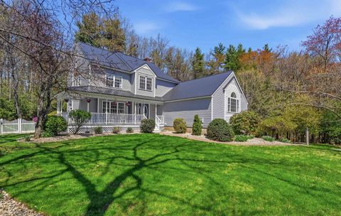 Photo of 51 Ellyson Avenue, Hampstead, NH 03826 (MLS # 5087671)