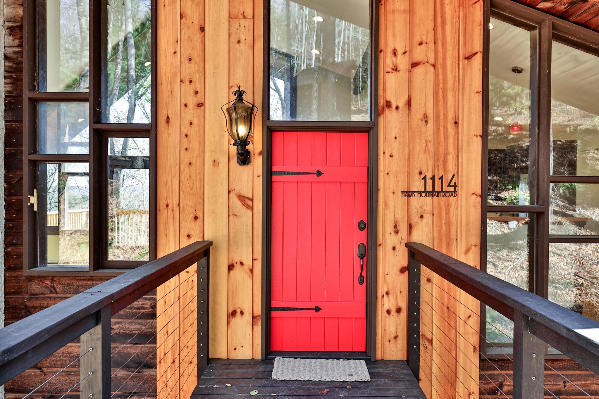 1114 Hawk Mountain Road