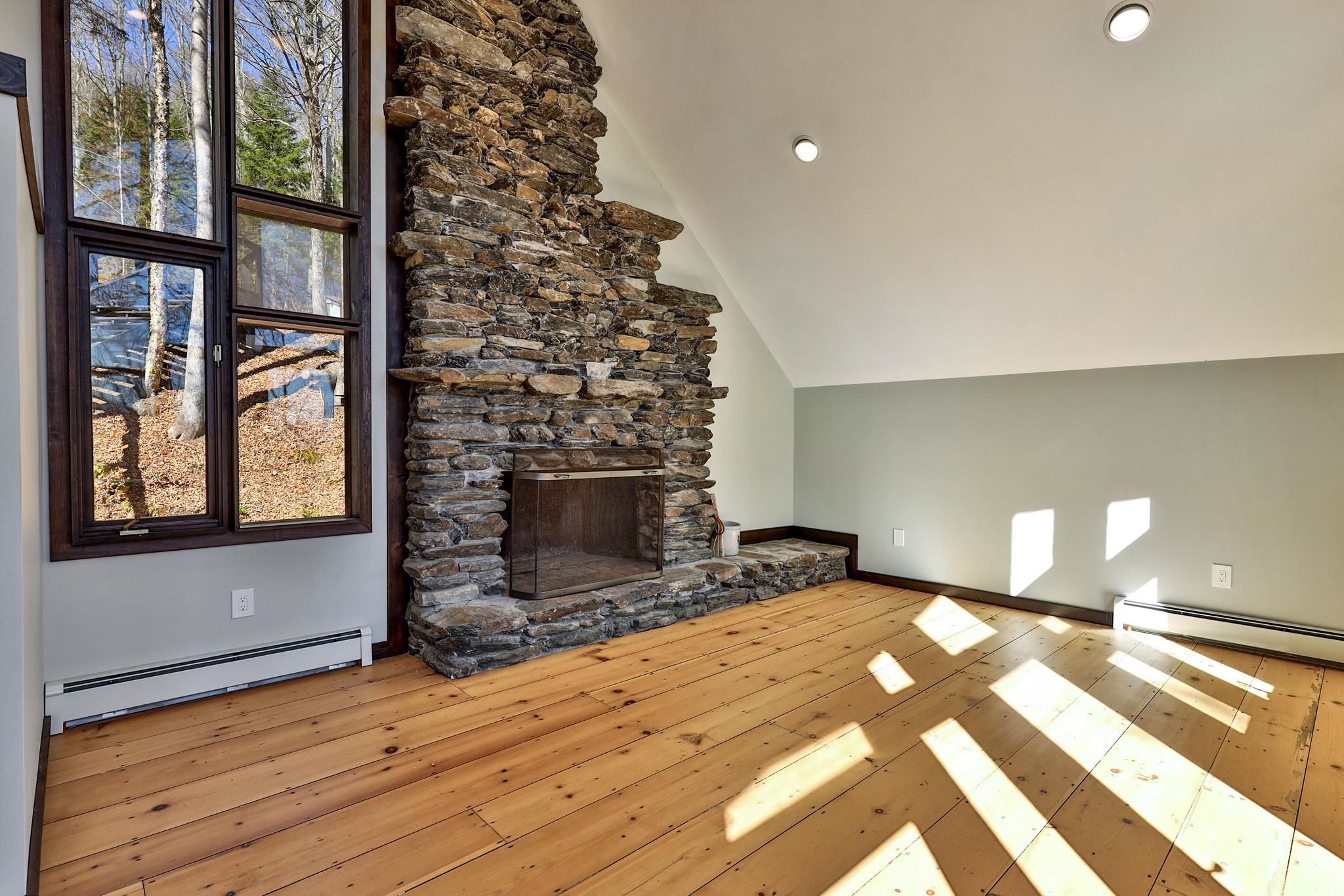 1114 Hawk Mountain Road