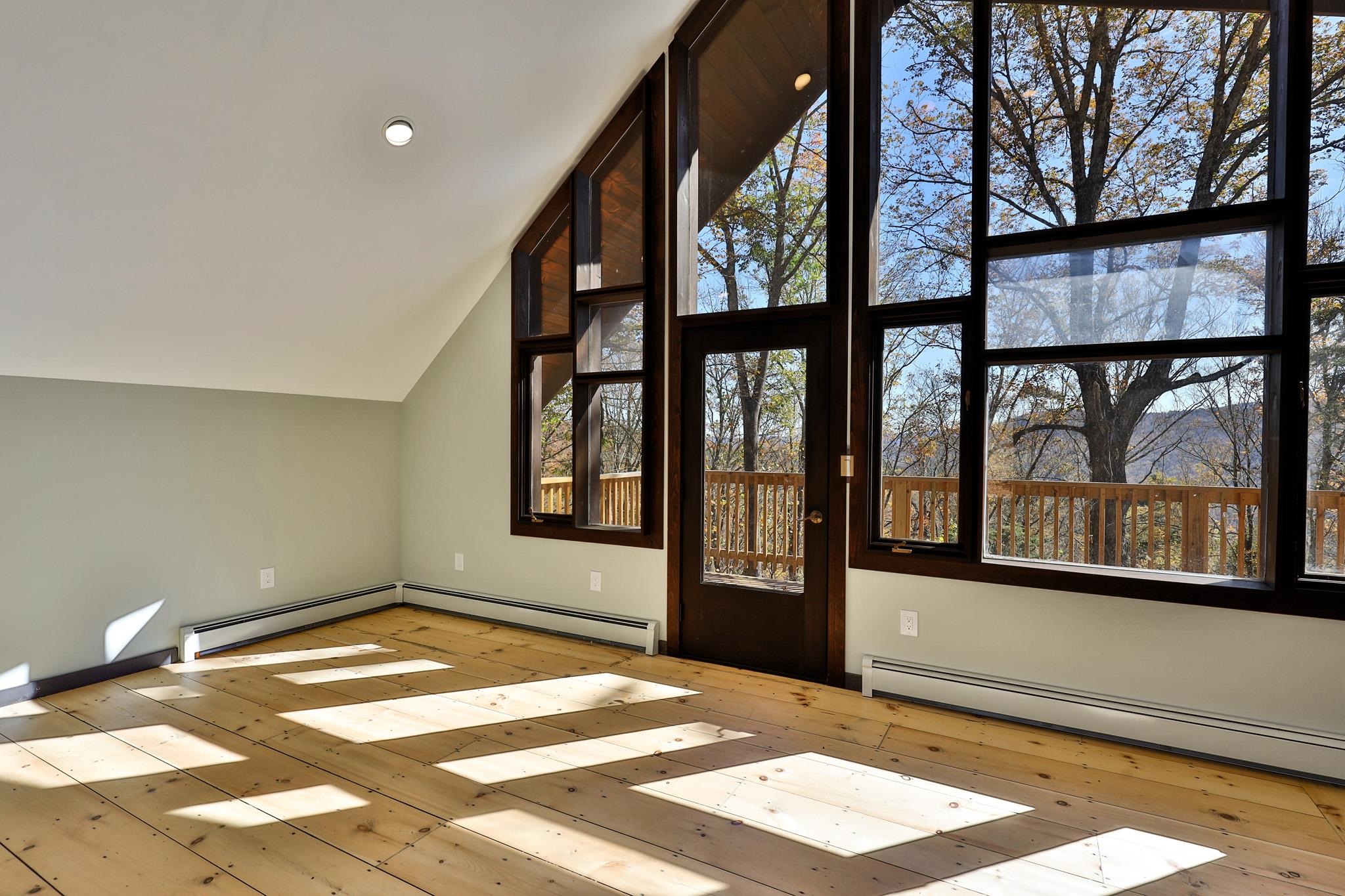 1114 Hawk Mountain Road