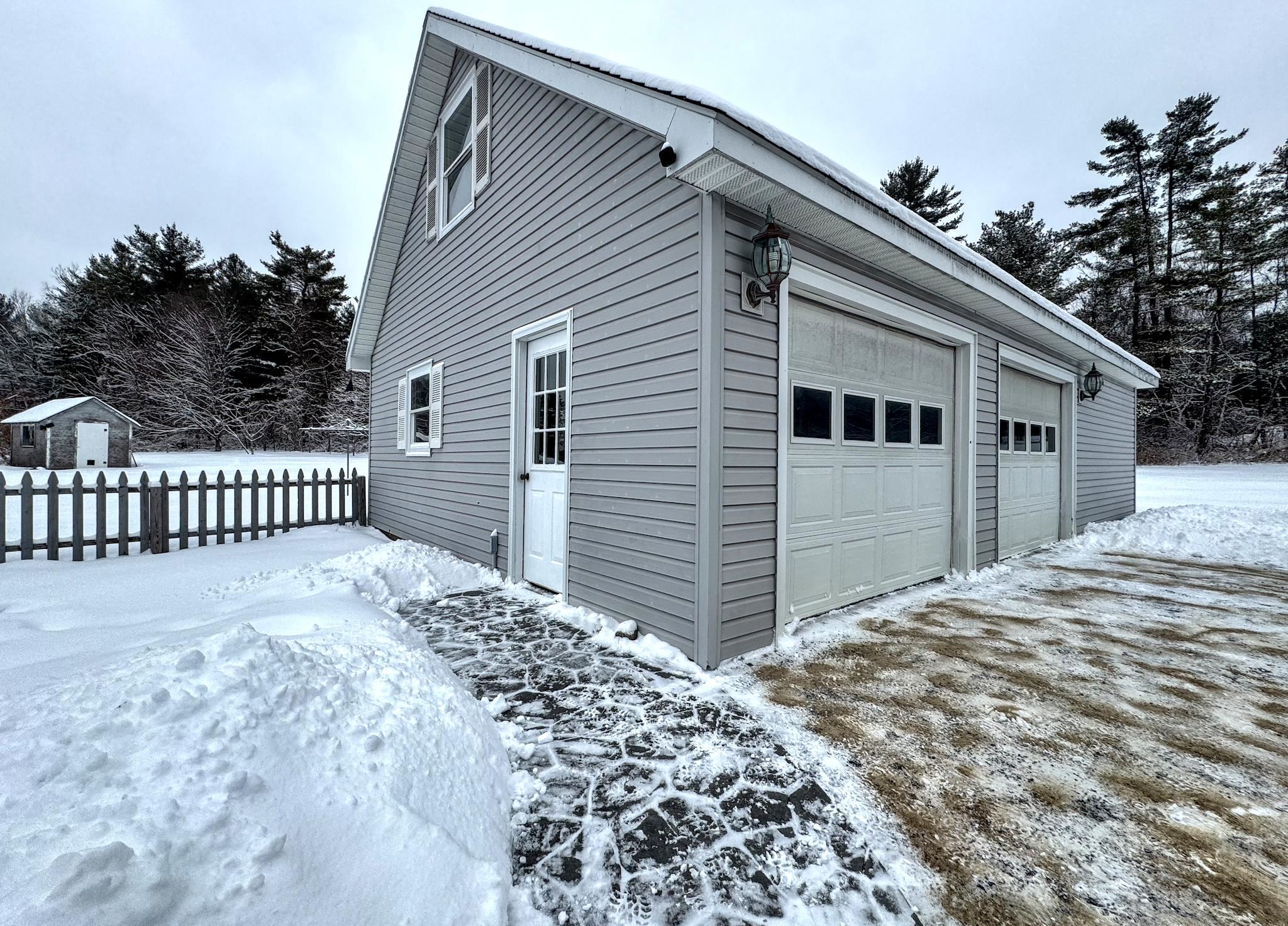 27 Broken Pines Drive