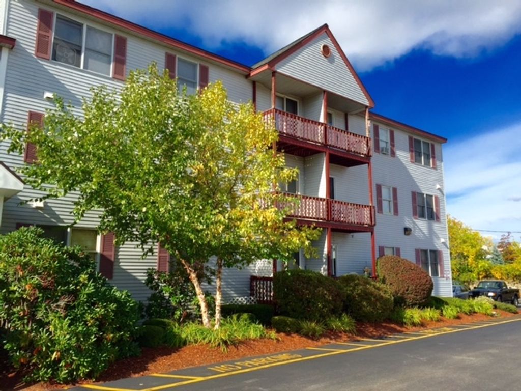Photo of 7 Railroad Avenue #103, Derry, NH 03038 (MLS # 5079378)