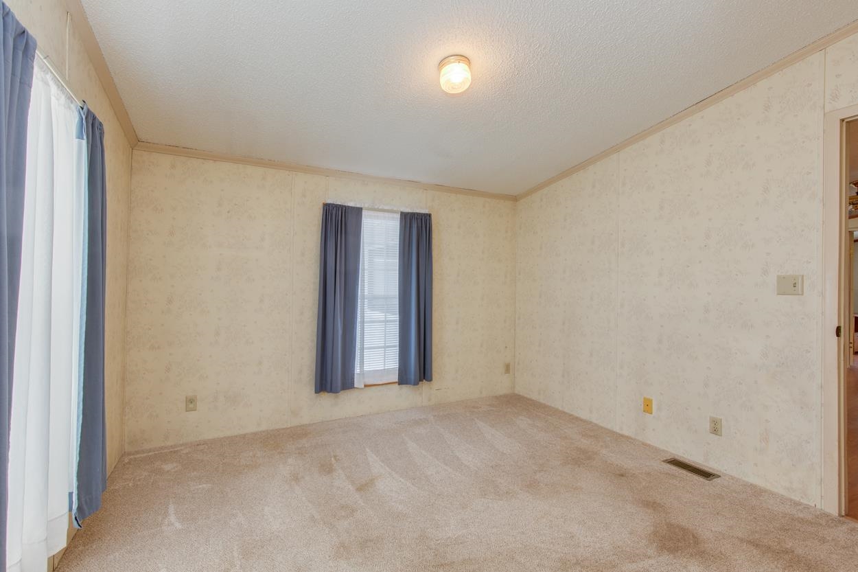 Gilford, New Hampshire 03249, United States, 2 Bedrooms Bedrooms, ,2 BathroomsBathrooms,Residential,Pending,152512