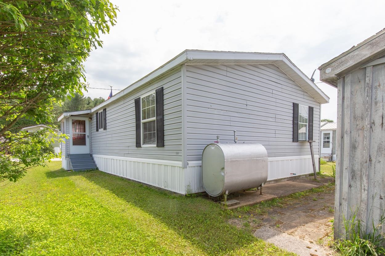 Gilford, New Hampshire 03249, United States, 2 Bedrooms Bedrooms, ,2 BathroomsBathrooms,Residential,Pending,152512