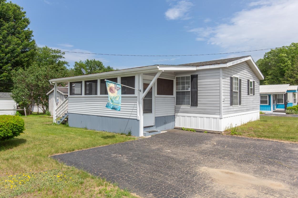 Gilford, New Hampshire 03249, United States, 2 Bedrooms Bedrooms, ,2 BathroomsBathrooms,Residential,Pending,152512