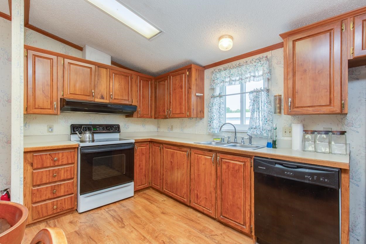 Gilford, New Hampshire 03249, United States, 2 Bedrooms Bedrooms, ,2 BathroomsBathrooms,Residential,Pending,152512