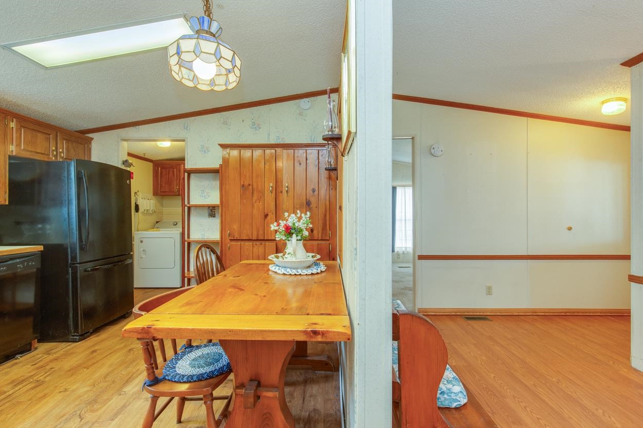 Gilford, New Hampshire 03249, United States, 2 Bedrooms Bedrooms, ,2 BathroomsBathrooms,Residential,Pending,152512