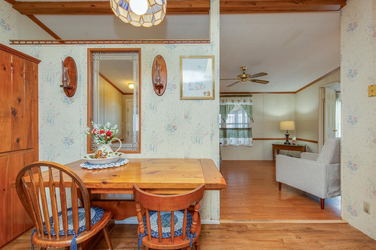 Gilford, New Hampshire 03249, United States, 2 Bedrooms Bedrooms, ,2 BathroomsBathrooms,Residential,Pending,152512