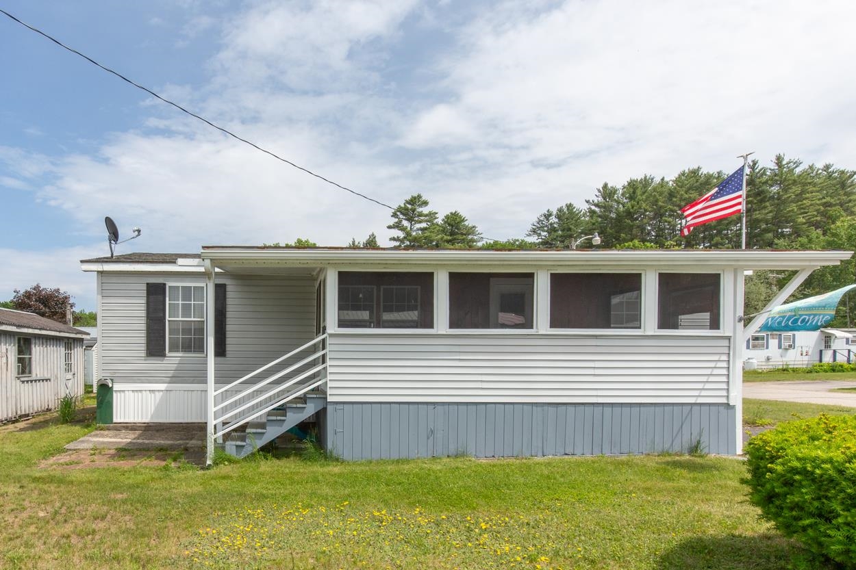 Gilford, New Hampshire 03249, United States, 2 Bedrooms Bedrooms, ,2 BathroomsBathrooms,Residential,Pending,152512