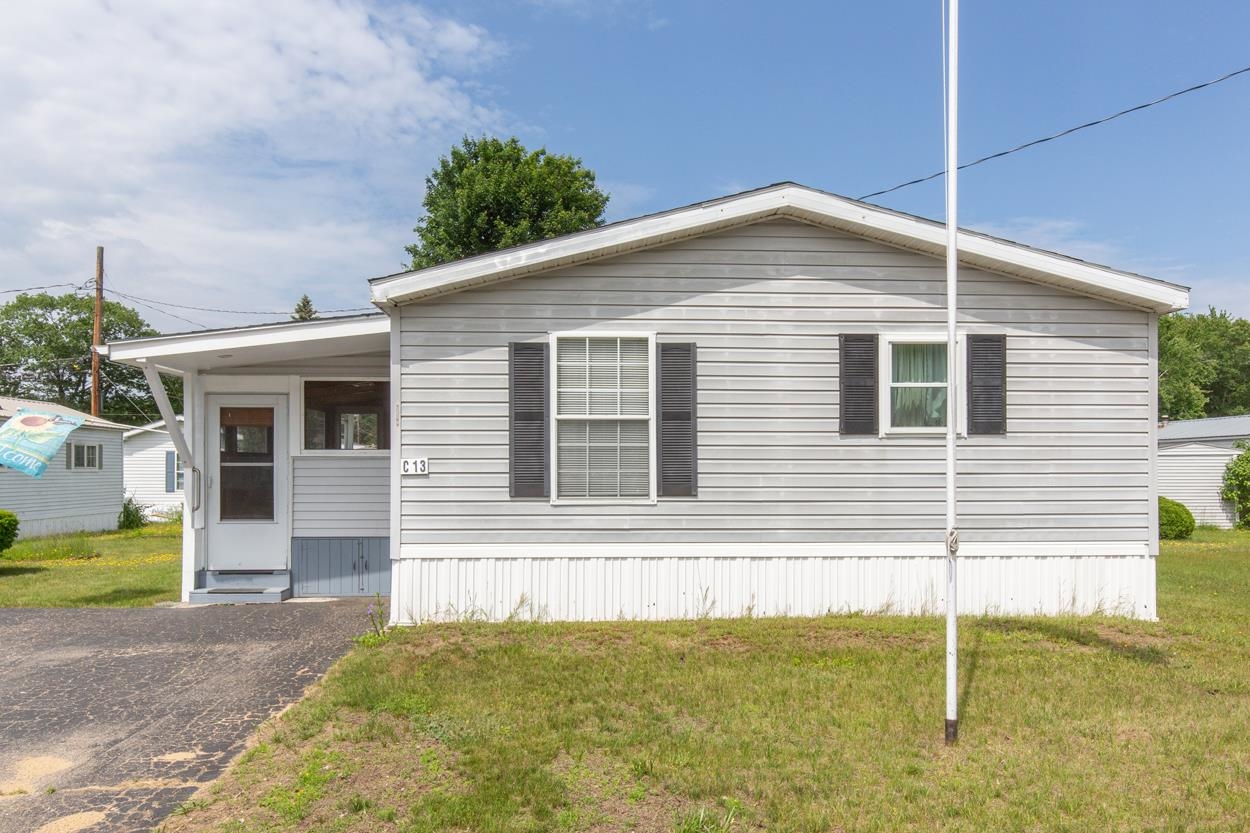 Gilford, New Hampshire 03249, United States, 2 Bedrooms Bedrooms, ,2 BathroomsBathrooms,Residential,Pending,152512